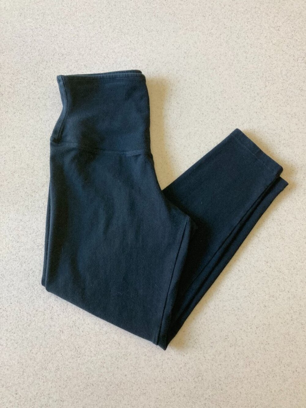 Yummy Black High-Rise Capri Leggings w/Contoured Waistband Women Size S/P
